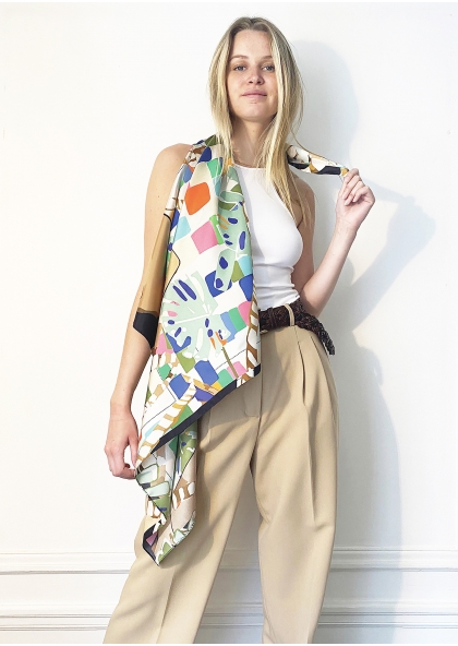 Carré 140 JAMES BOND GIRL